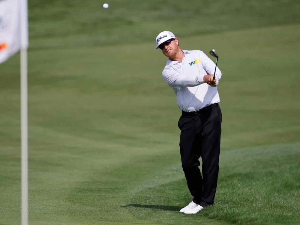 How to put spin on your pitch shots (the right way!), according to a top teacher​
