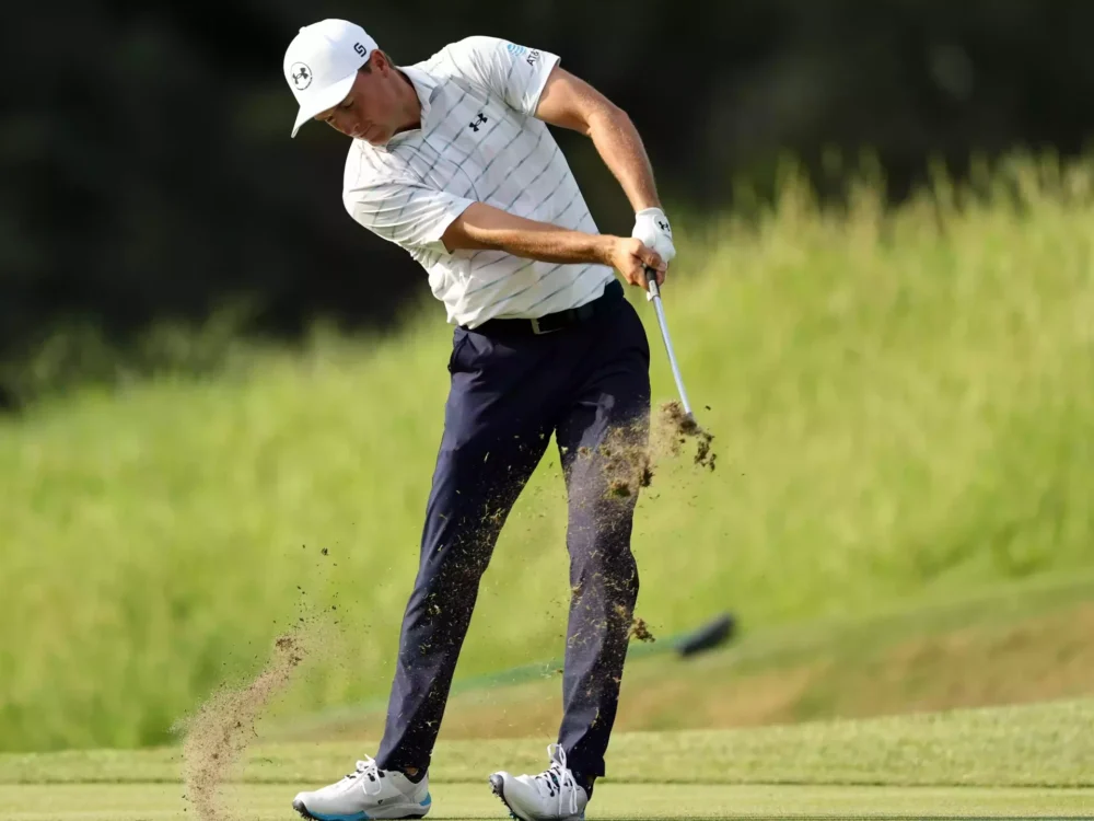 5 keys for fixing the ‘chicken wing’ in your golf swing​